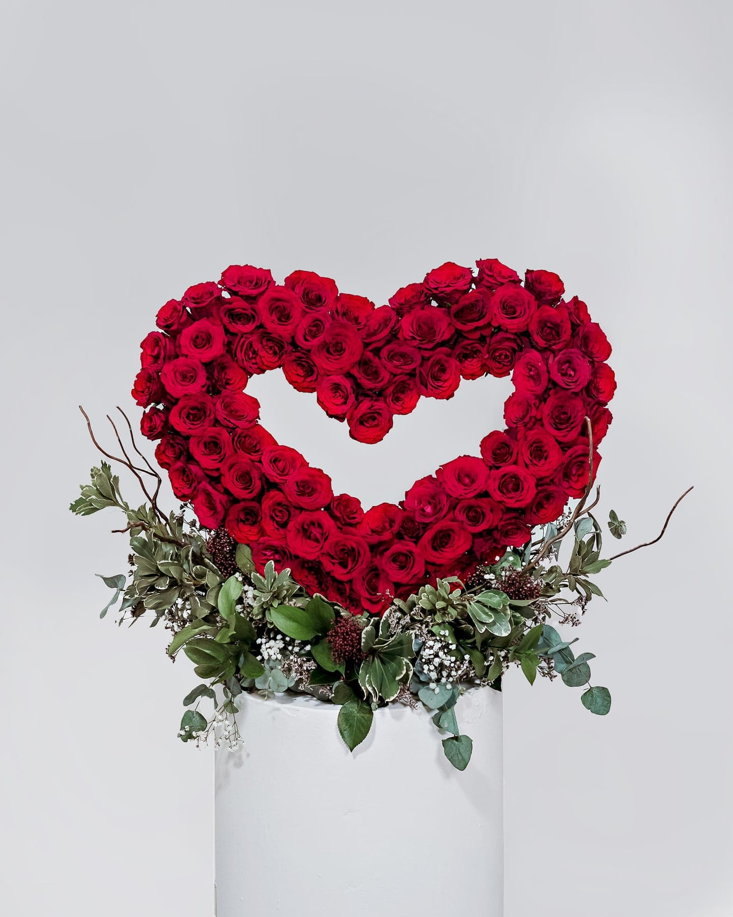 Enchanting Love: Large Heart of 80 Premium Roses